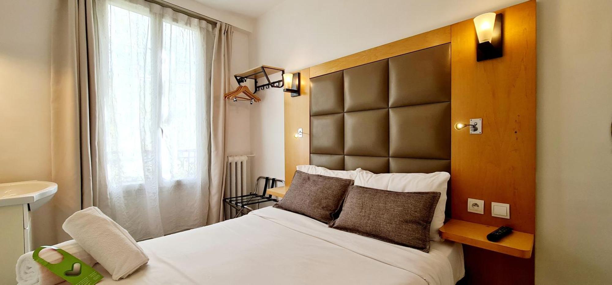 Hotel De France 18 Paris Exterior photo